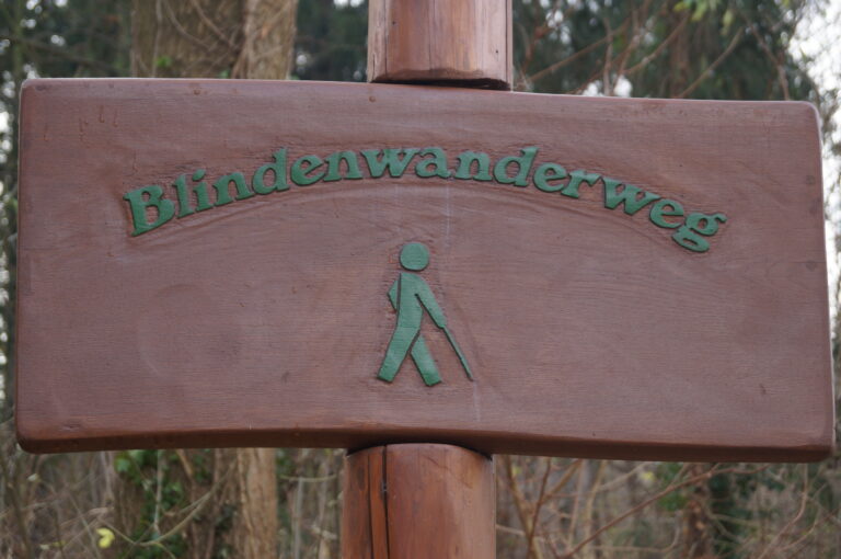 Was ist mit dem Blindenwanderweg Burgau?